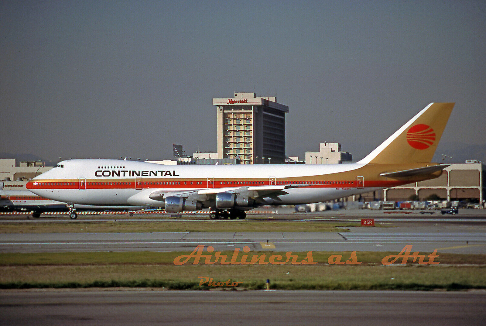 Continental Airlines Boeing 747-238B at LAX in February 1987  8\