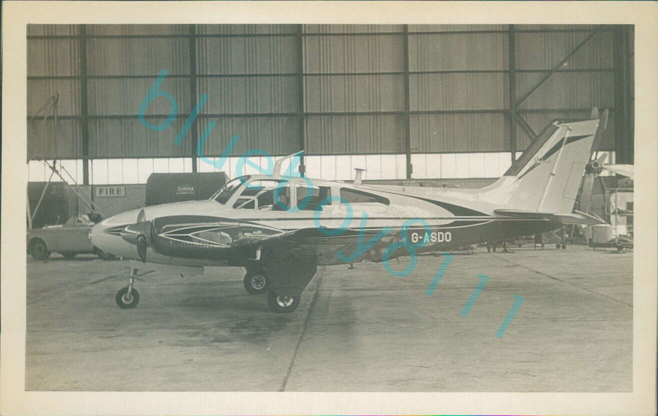 BEECH 95-A55 Baron Aircraft Gatwick 1963 Original Photograph 4.5 x 3 inch 