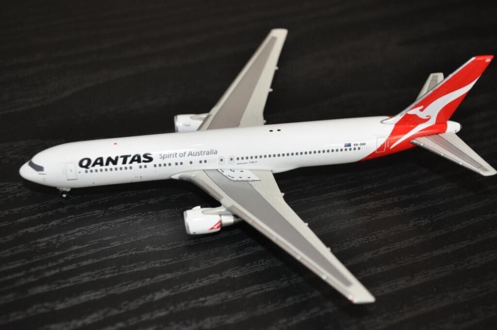 Phoenix Models 1:400 Qantas 767-300 VH-OGO