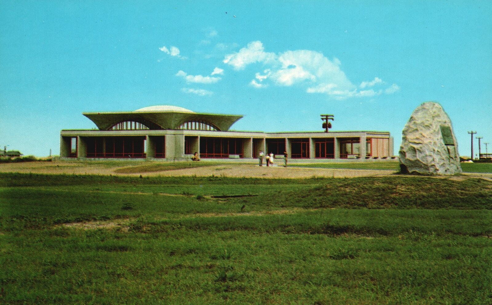 Vintage Postcard Wright Brothers National Memorial Museum Kill Devil Hills NC