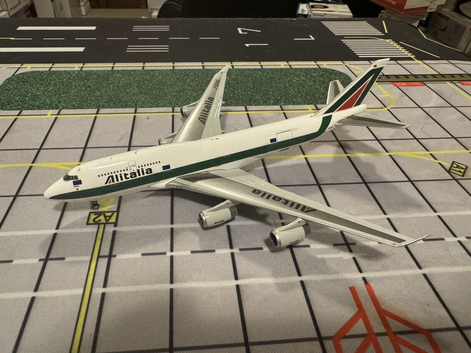 JC Wings 1:400 Alitalia B747-400 I-DEML Airlines Fantasy Diecast Custom Model G