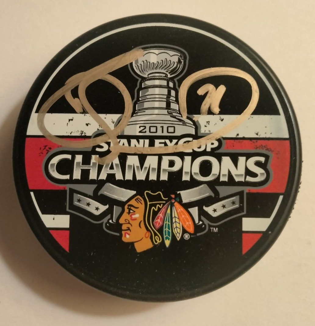 Dave Bolland-Chicago Blackhawks- Autographed 2010 Stanley Cup Logo Puck