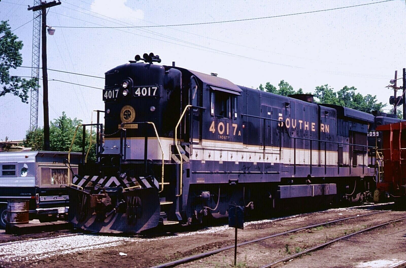 ORIGINAL KODACHROME SLIDE SOUTHERN RAILWAY B23-7 #4017 CHESAPEAKE, VA JUNE 1983