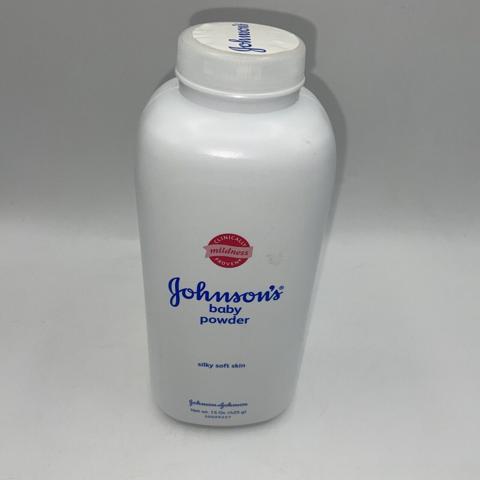 Johnson’s Baby Powder Silky Soft Skin Talc Fragrance 15 OZ Sealed Bottle 2012