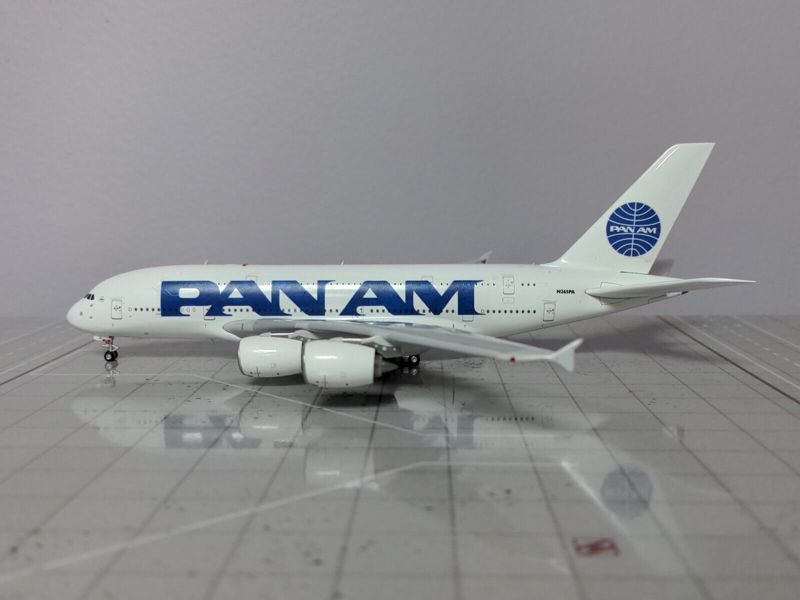 1:400 AV400 CUSTOM PAN AM A380 N265PA