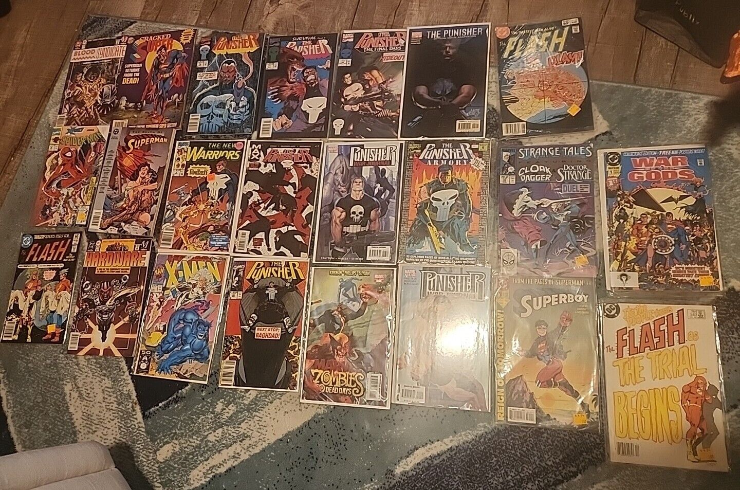Comic Book Lot Marvel, DC, Punisher, XMEN, SPIDERMAN, SUPERMAN, Flash- 23 Comics