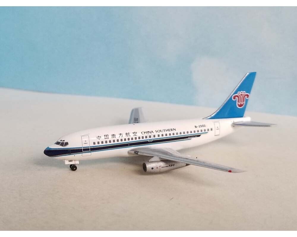 Aeroclassics YU0018 China Southern Airlines B737-200 B-2502 Diecast 1/400 Model