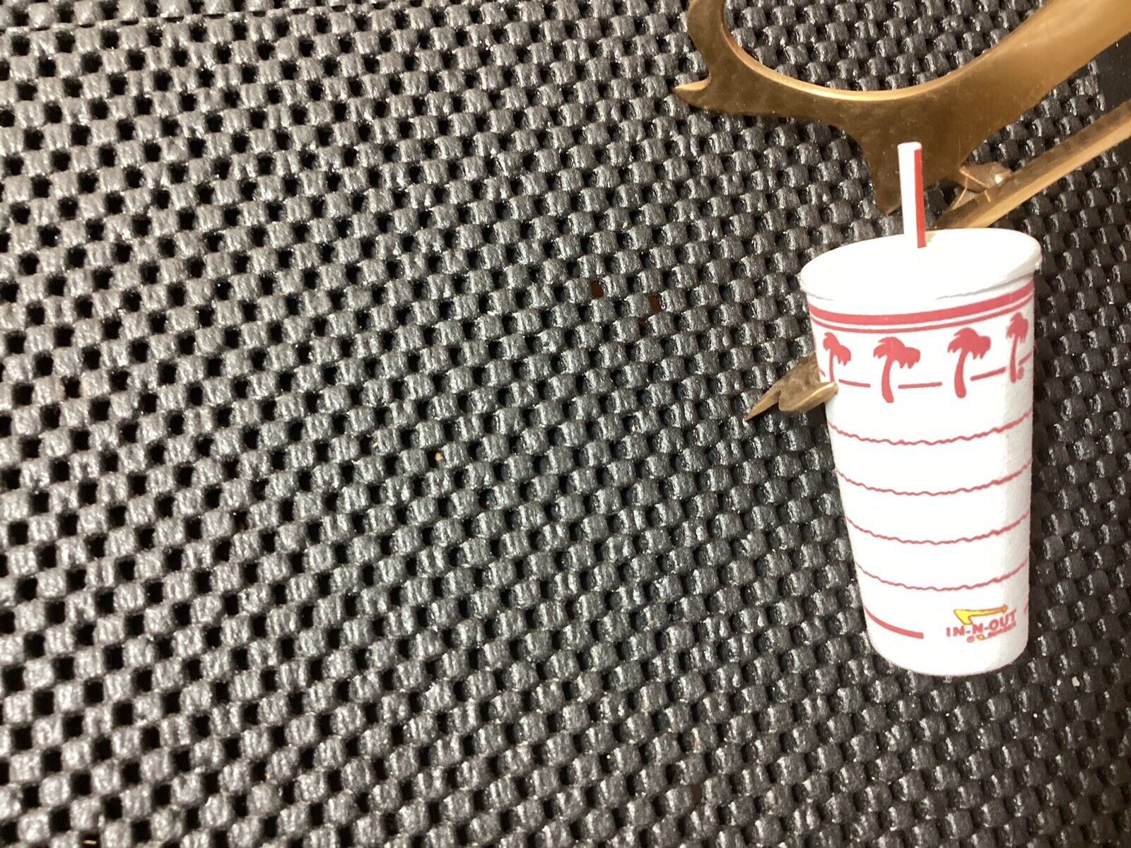 2000 In and Out In-N-Out  Foam Cup Car Antenna Topper