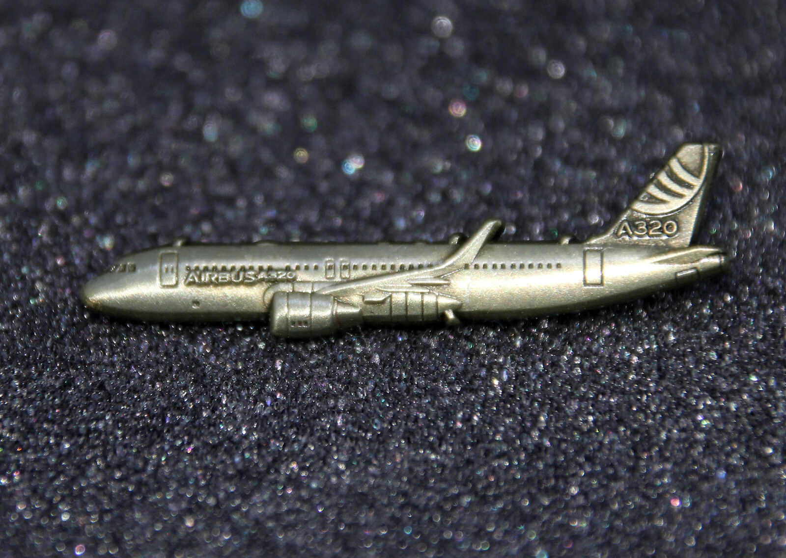 Pin Airbus A320 Sideview 40mm Pin Bronze for Pilots Crew