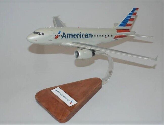 American Airlines Airbus A319-100 Desk Top Display Jet Model 1/100 SC Airplane
