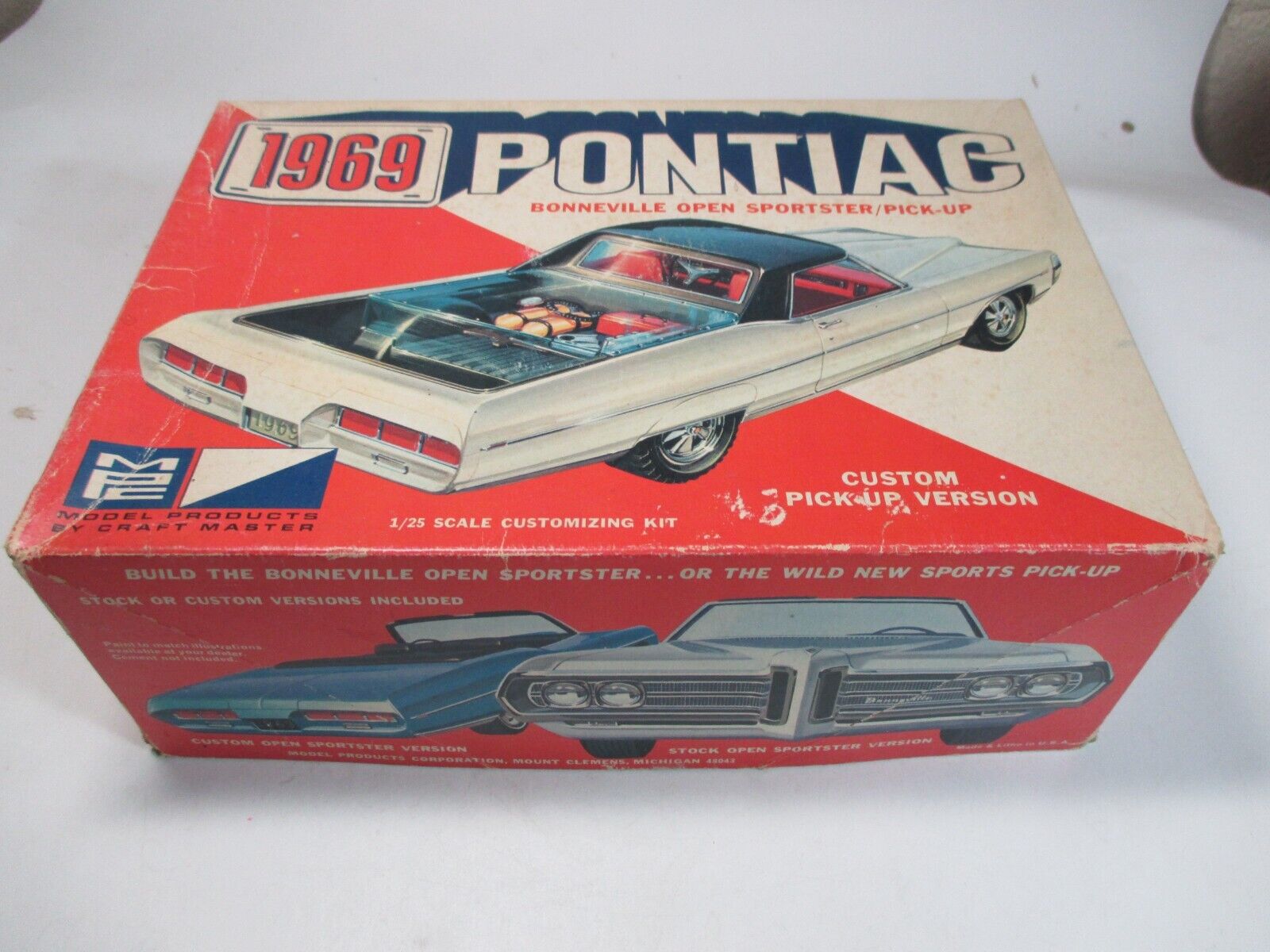 1969 Pontiac Bonneville Convertible Kit 1/25 UNBUILT MPC