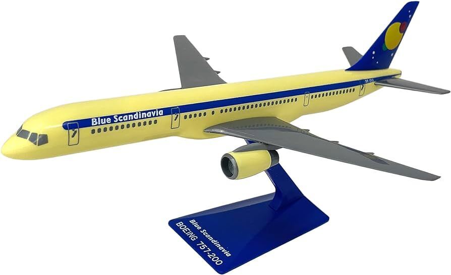 Flight Miniatures Blue Scandinavia Boeing 757-200 Desk Top 1/200 Model Airplane