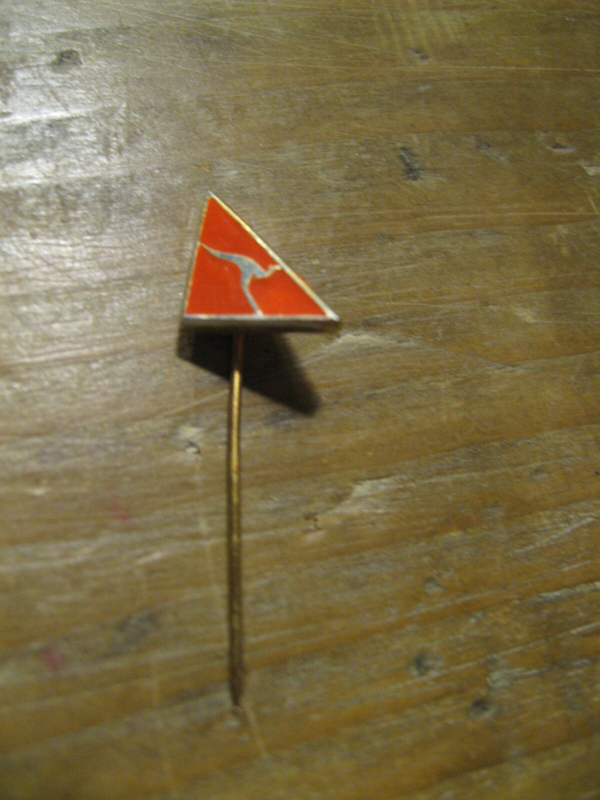 Qantas Airlines Australia Kangaroo Logo Small Australian Stick Lapel Hat Tie Pin