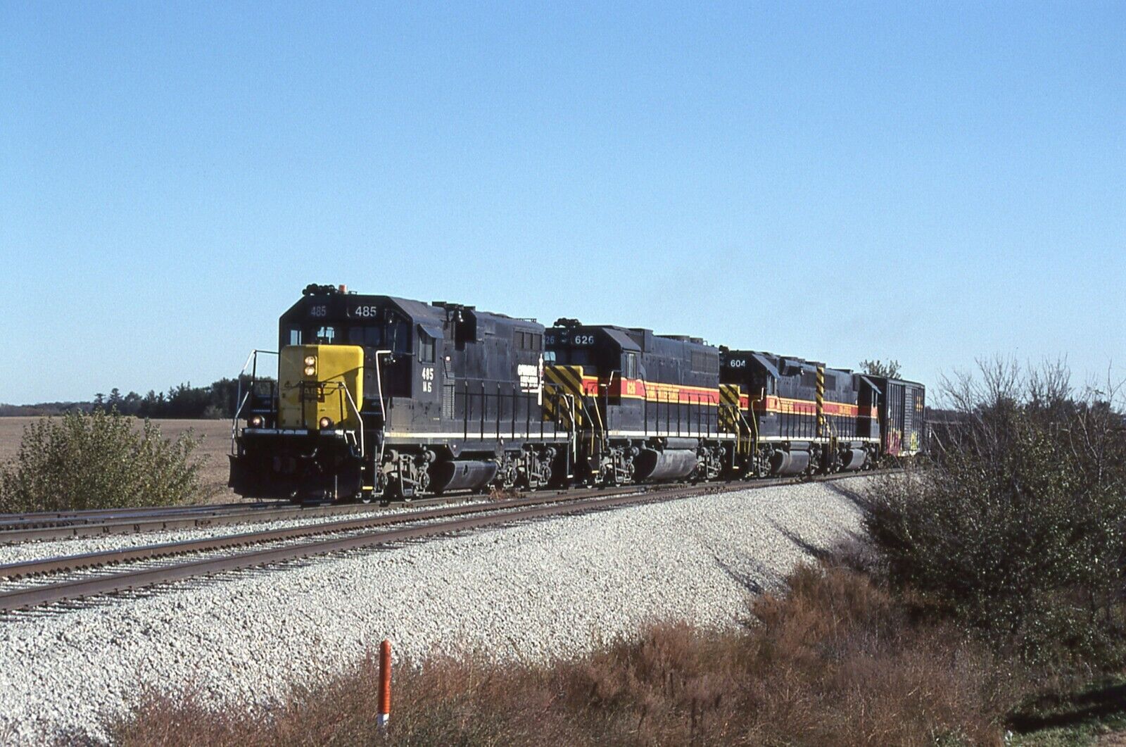 W: Original Slide IAIS Iowa Interstate GP11 #485+3 w/Train - Newton IA 2006 