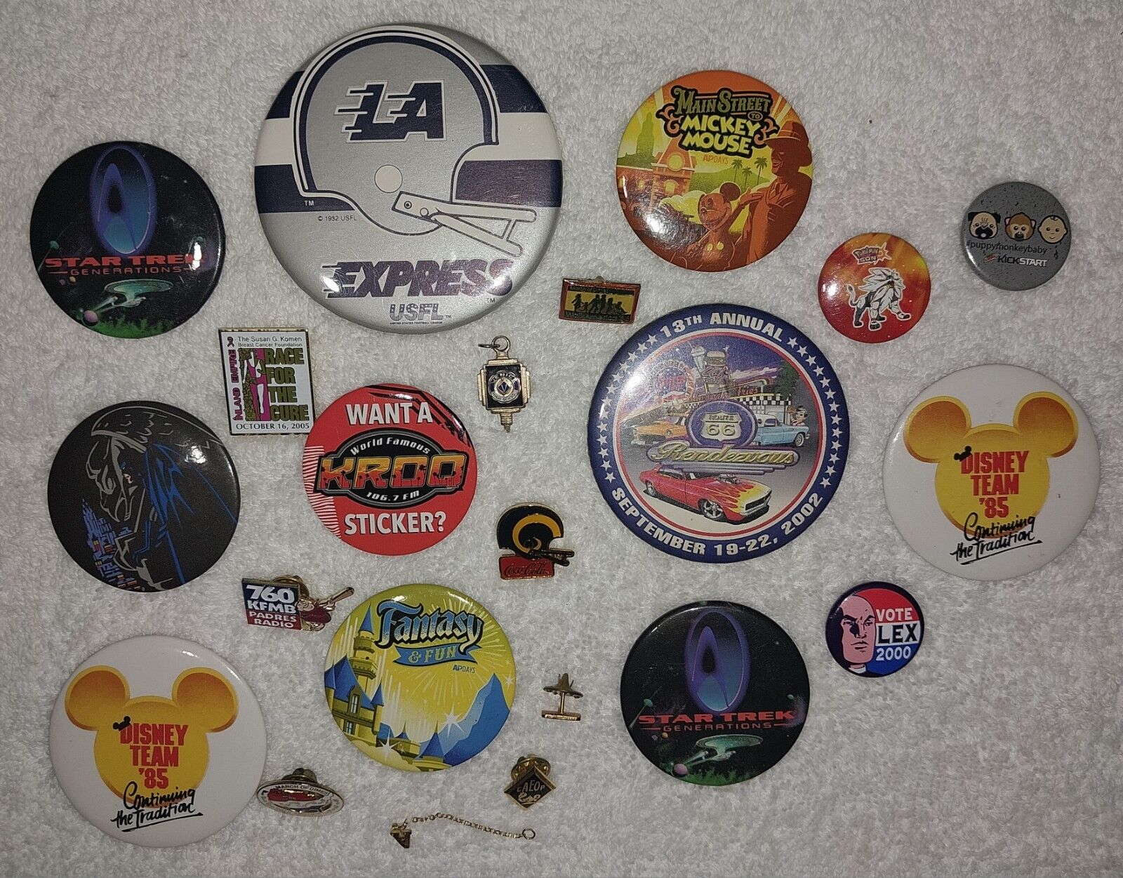 Vintage 1980-00s Mixed Button Pinback Lot of 20+ Clubs Movies Promo Disneyland 