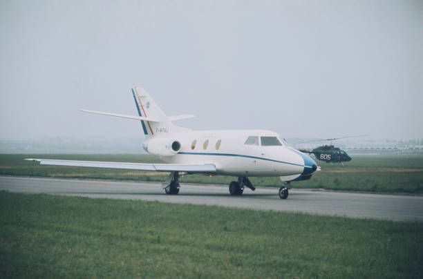 French built Dassault Falcon 10 corporate business jet aircraft 1971 OLD PHOTO