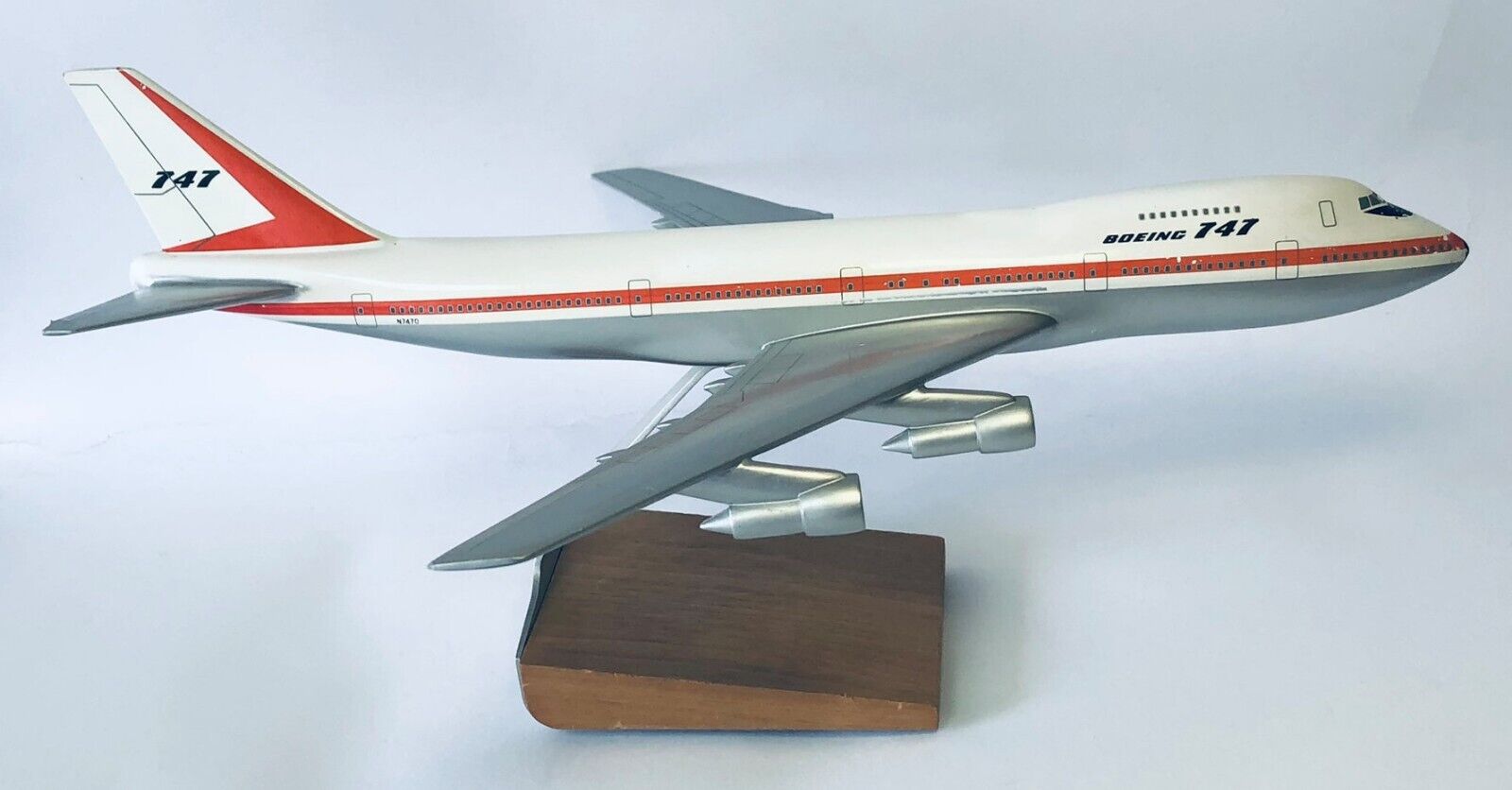 Boeing 747-200 House / Demo Livery Vintage Collectors Model Scale 1:200