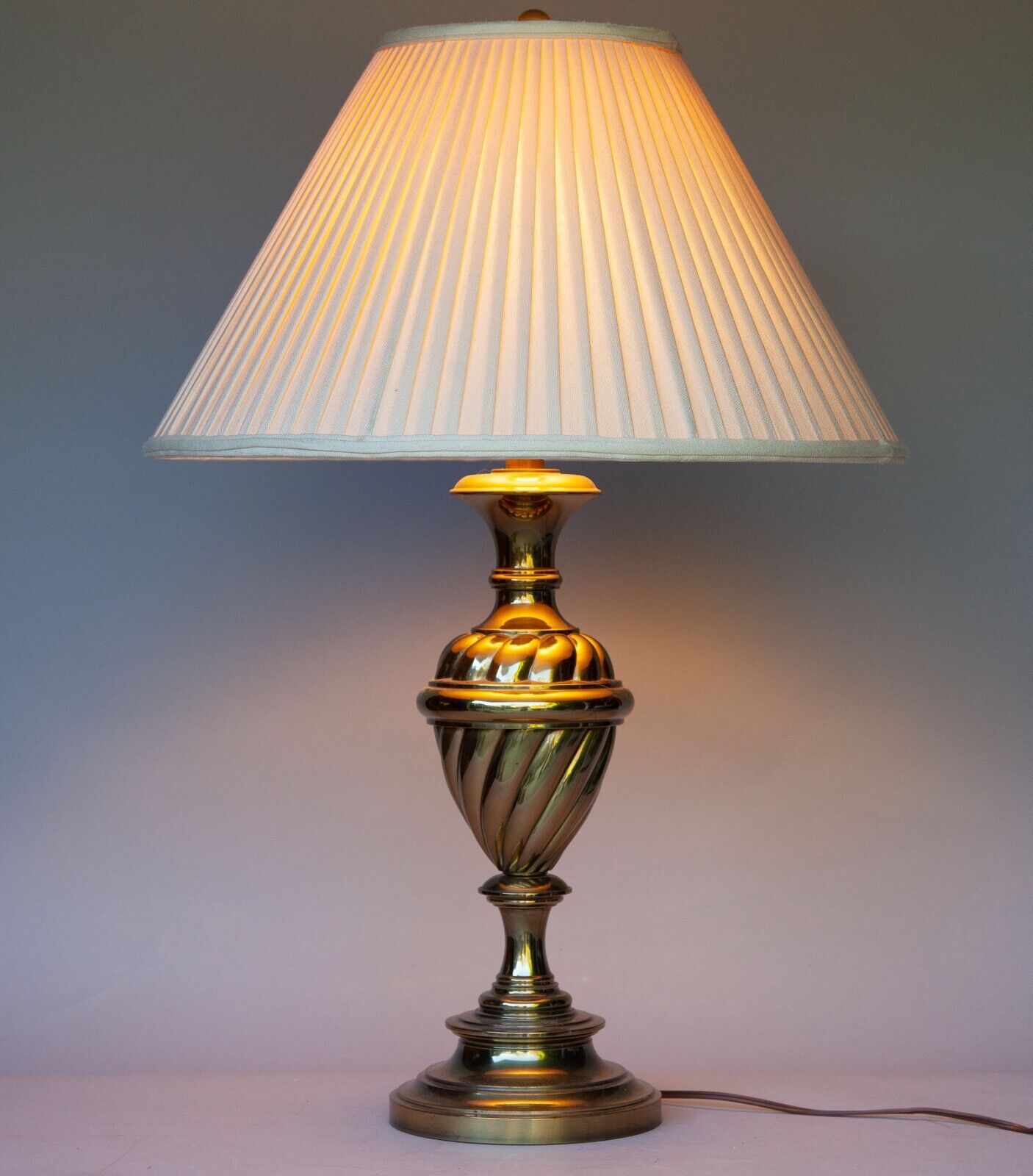 Elegant Large Stiffel Brass Table Lamp Twist design VGC