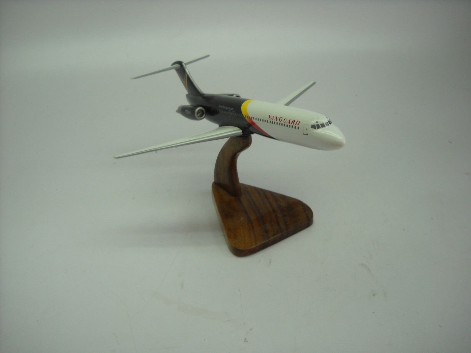 MD-82 Vanguard Jet Liner Airlines Aircraft Wood Model Small 