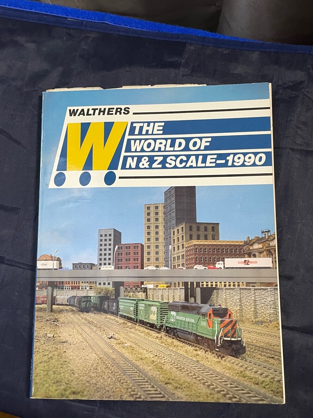 1989 WALTHERS THE WORLD OF N & Z SCALE - 1990 CATALOG ALMOST 400 PAGES 