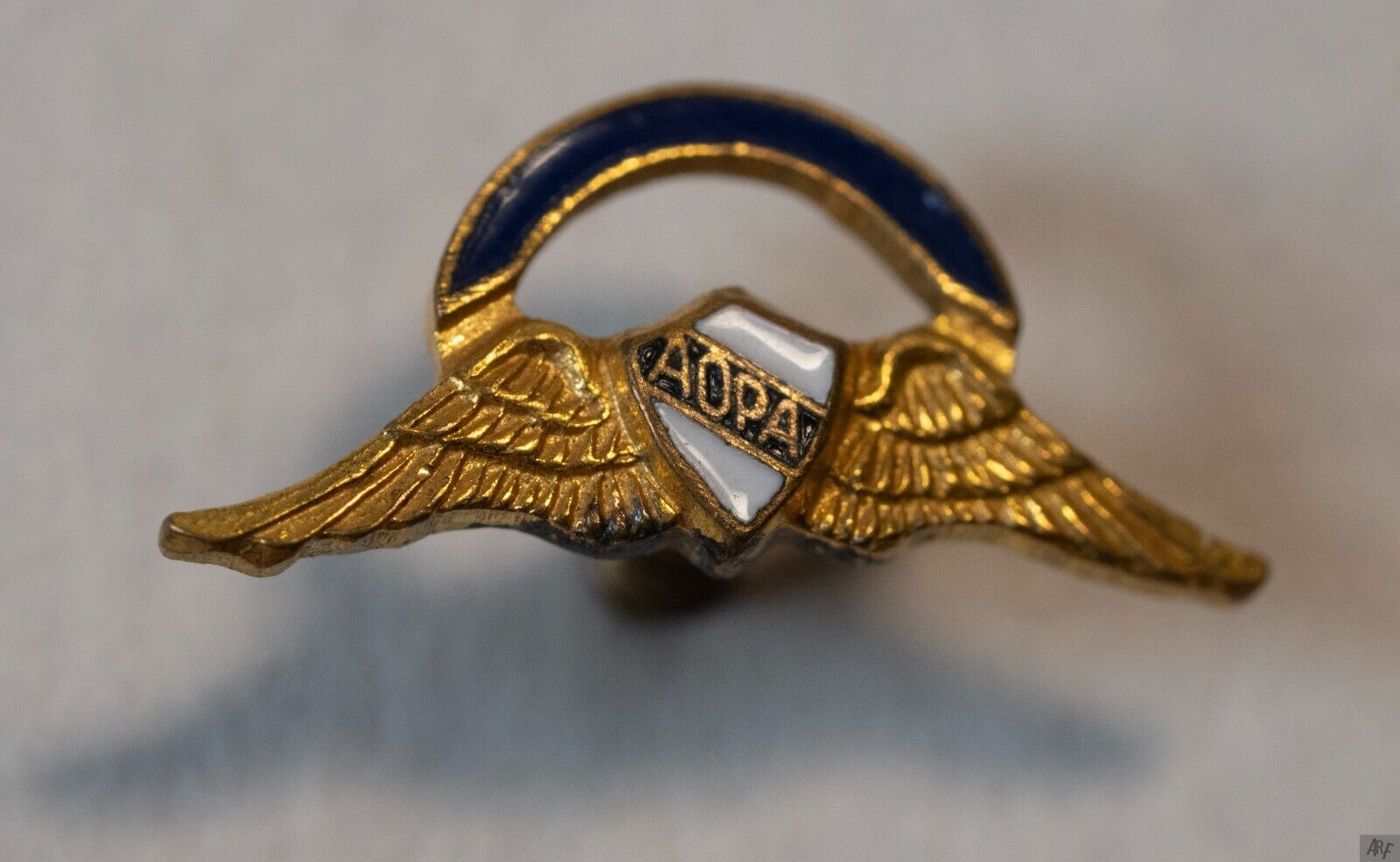 Vintage AOPA Aircraft Owners & Pilots Association Lapel Pin Gold Tone Tanner