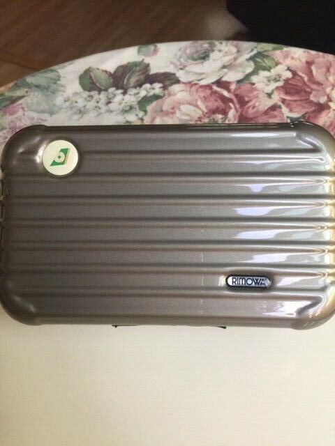 EVA Airways RIMOWA Business-First Class Amenity Toiletry Hard Case *Champagne*