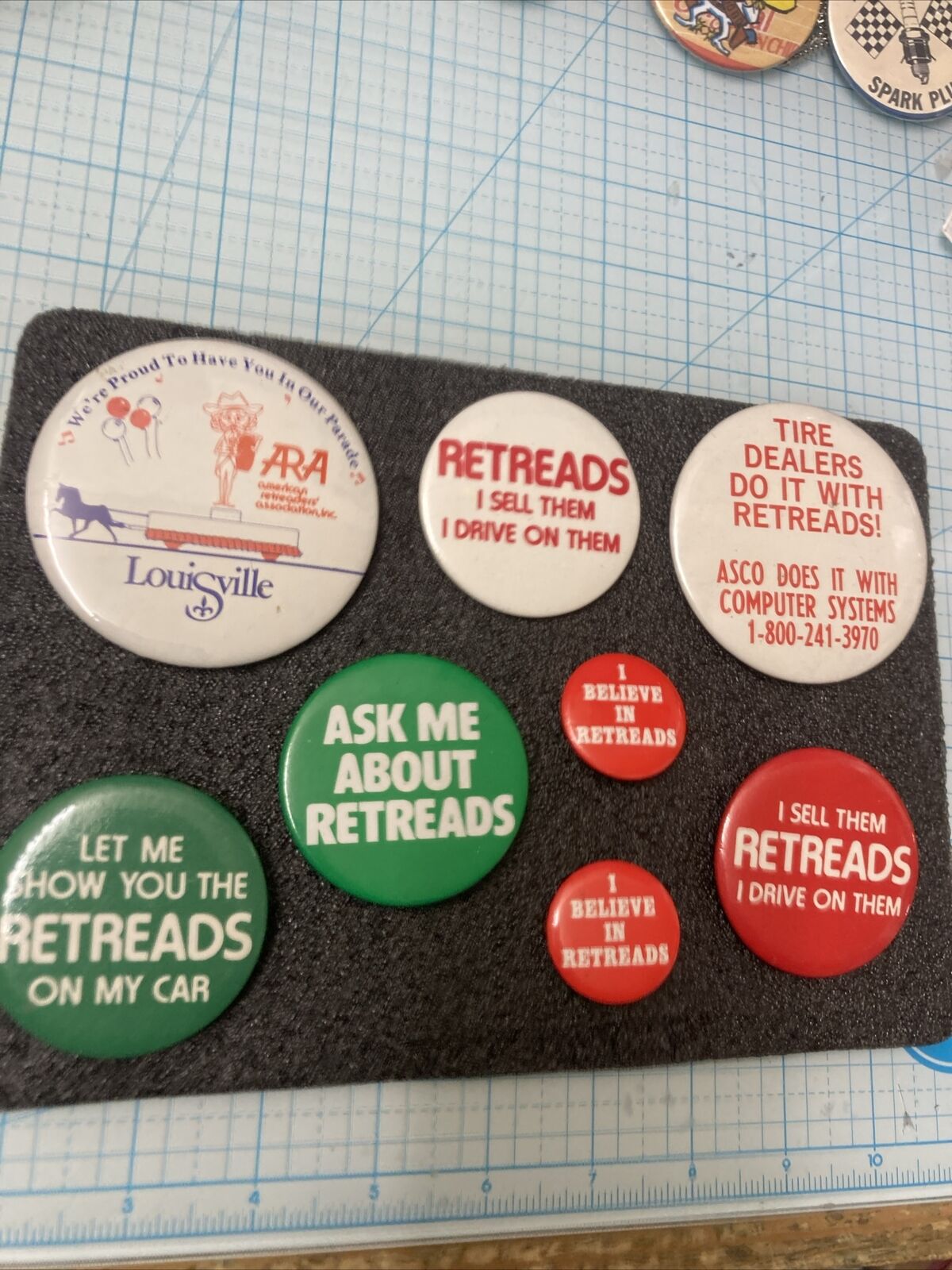 8 USED Vtg. Round Retreads/Tire Dealer Retreads Pins. Various Sizes/Colors. NICE