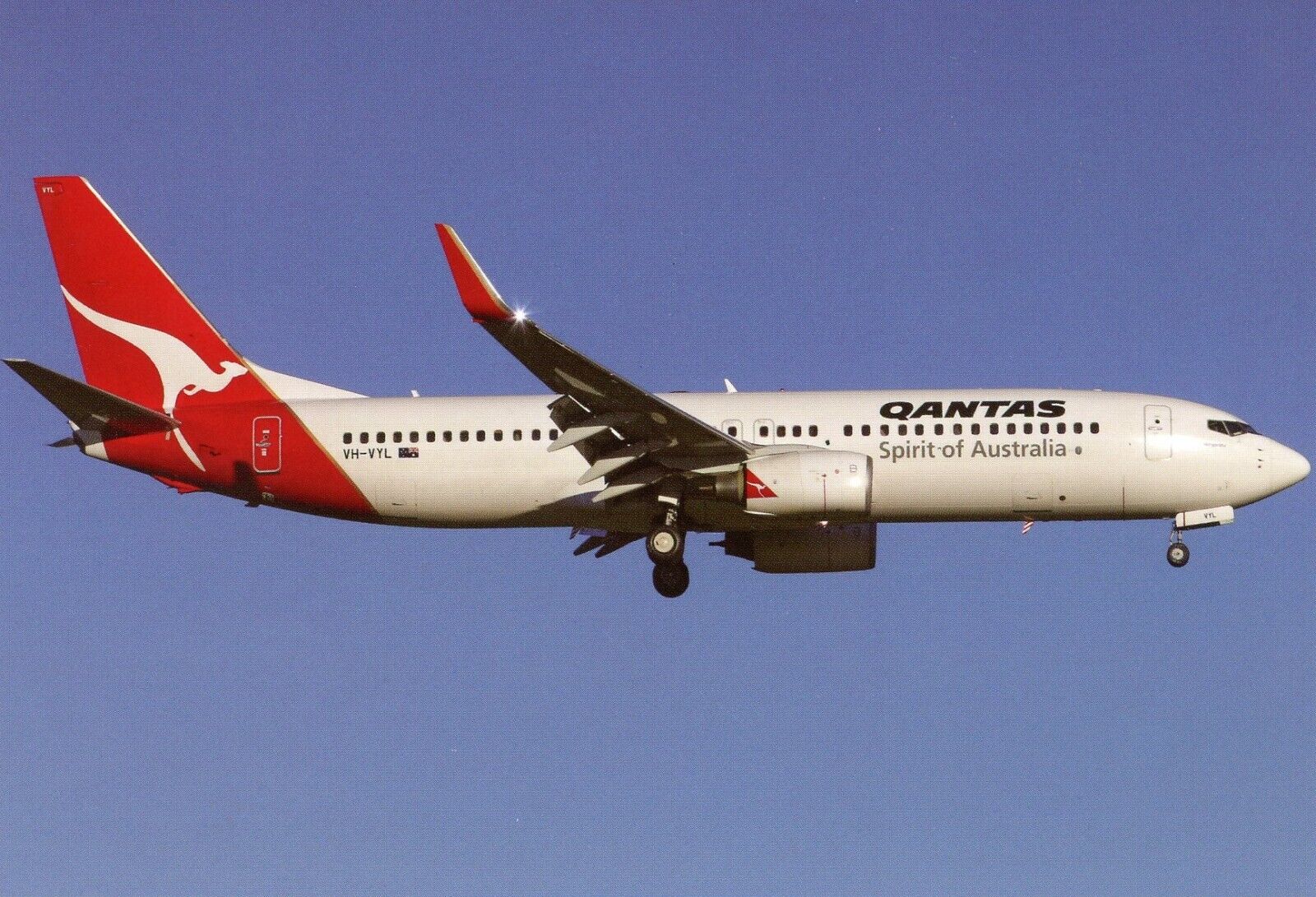 AUSTRALIA    AIRLINES    QANTAS   B-737-838    AIRPORT / AIRCRAFT   128