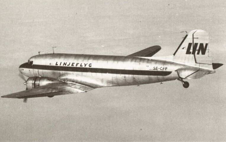 Linjeflyg DC-3 SE-CFP postcard