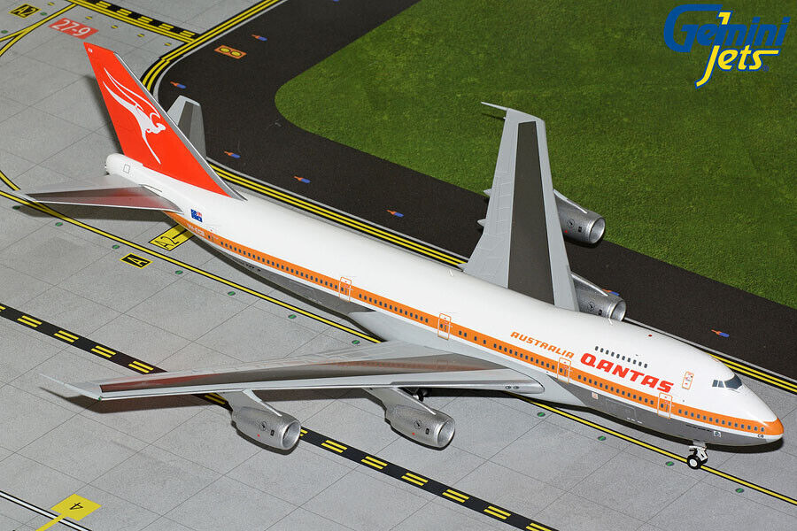 Qantas Airways B747-200B(M) \