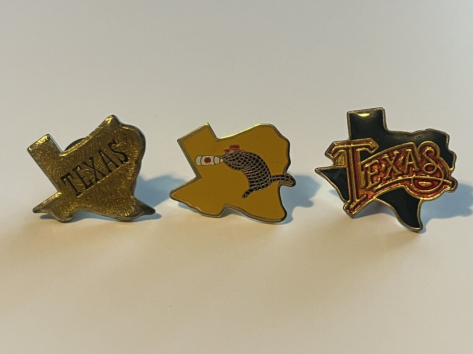 Lot Of 3 Vintage State Of Texas Pins Armadillo Clean Don’t Mess With Texas Cool