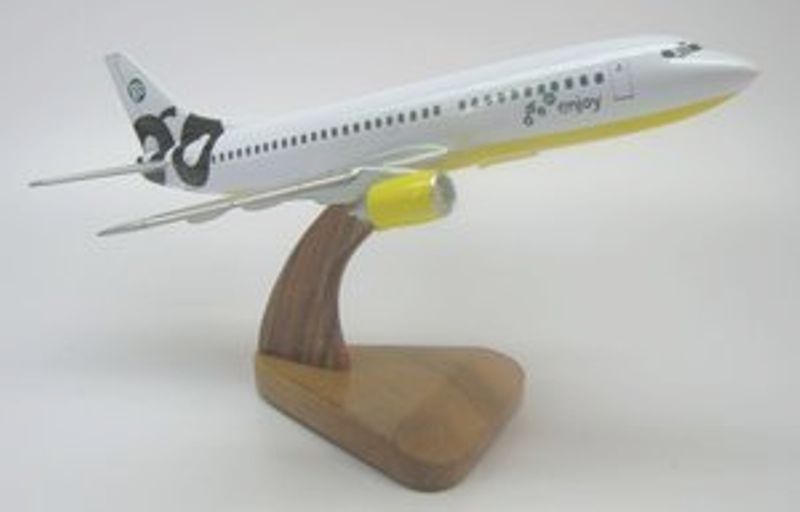 B-737 Go Fly Boeing B737 Airplane Desktop Wood Model Replica Small New