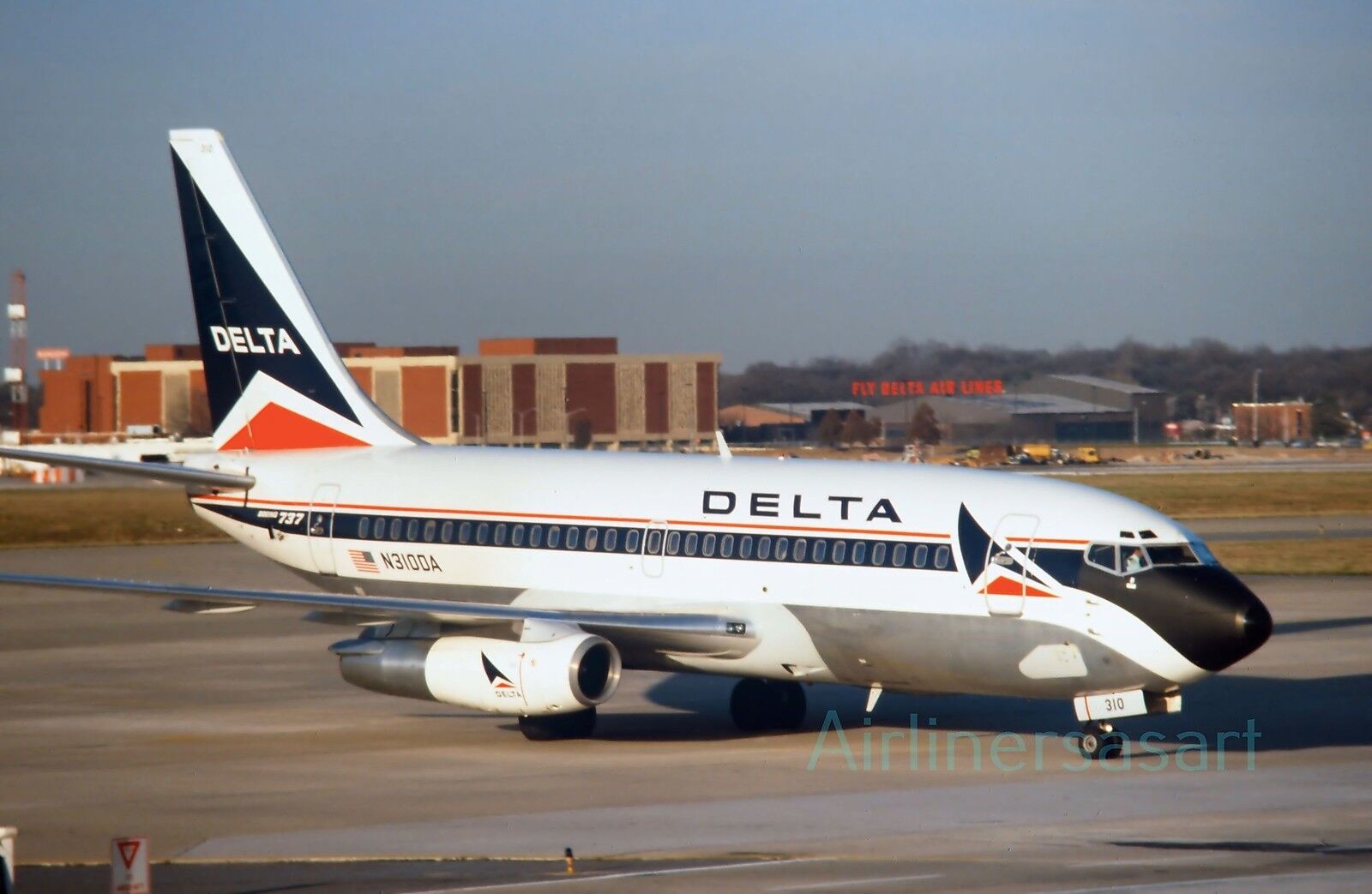 Delta Airlines Boeing 737-232 N310DA at ATL in April 1985 8\