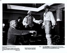 Christopher Atkins + Ted Hamilton + Director Ken Annakin (1982) 🎬⭐ Photo K 467 picture