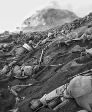 WWII Photo US Marines of First Wave on Iwo Jima USMC World War Two WW2 / 1877 picture