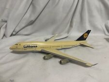 Dragon Wings ? Lufthansa B747-400. D-ABVF. Frankfurt. Scale 1:400. picture