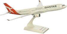 Skymarks SKR928 Qantas Airbus A330-300 New Livery Desk Top Model 1/200 Airplane picture