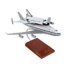 NASA Boeing 747 + Space Shuttle Endeavour Desk Display Model 1/200 ES Airplane picture