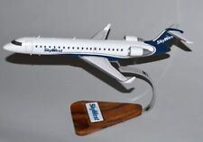 Skywest Airlines Bombardier CRJ-700 Old Hue Desk Display Model 1/100 SC Airplane picture