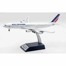 Blue Box 1:200 Airbus A340-211 Air France F-GLZD (with stand) Ref: B-342-AF-02 picture