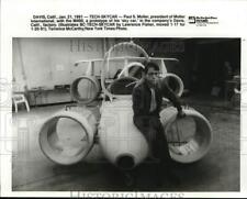 1991 Press Photo Paul S. Moller With M400 Sky Car In Davis, California Factory picture