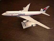 MALAYSIA AIRLINES Boeing 747-400 Model Aircraft - scale 1:250 picture
