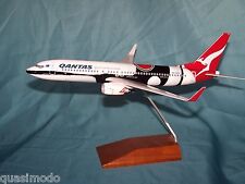 QANTAS AIRLINES MENDOOWOORRJI  737-800 1:130 DESK MODEL SKYMARKS - EXECUTIVE picture