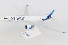Skymarks SKR1018 Kuwait Airways Airbus A330-800neo Desk Top 1/200 Model Airplane picture