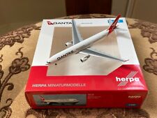 Herpa Qantas Airbus A330-300 1/500 Model Airplane picture