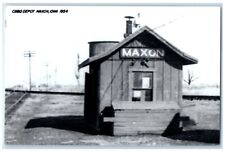 c1954 CB&Q Depot Maxon Iowa IA Railroad Train Depot Station RPPC Photo Postcard picture