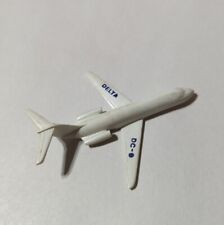 VINTAGE DELTA AIRLINES DC-9 AIRPLANE JET PLASTIC MODEL 3.5