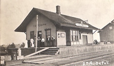 ~1910 GRAND TRUNK RAILWAY DEPOT CHELTENHAM ONTARIO CANADA RPPC POSTCARD picture