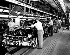 1950s CADILLAC ASSEMBLY PHOTO  (213-d) picture
