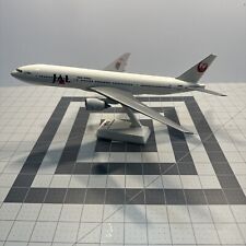 Flight Miniatures Japan Airlines Boeing 777-200 Desk Top 1/200 Model Airplane picture